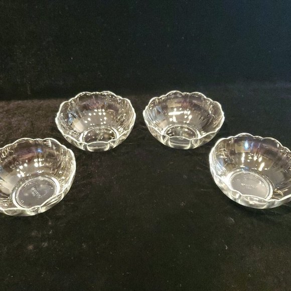 ARCOROC Bengale Scalloped Clear Glass 4.75” Bowls ~ Set Of 4 - Picture 3 of 6